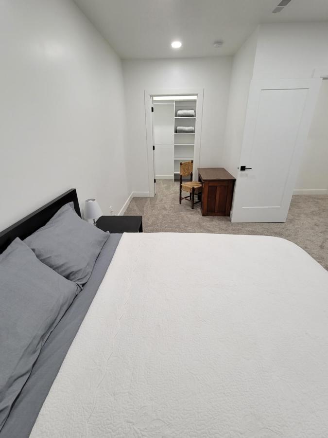 Spacious & Modern Apartment, Close To Universities And Mountains Mapleton Exterior photo